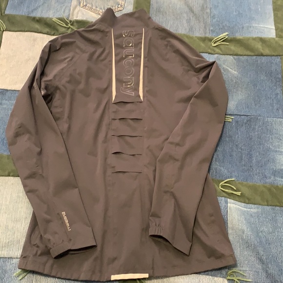 Saucony - Women’s Medium - Run Shield Flexshell Jacket - Picture 4 of 10